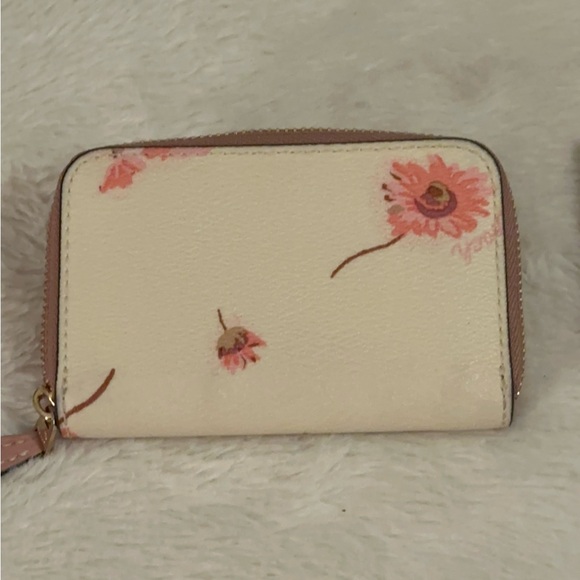 Coach Floral Credit Card Wallet - Cream and Pink - Picture 3 of 7